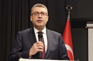 Yüksek çözünürlüklü fotoğraf, esnafımıza 36 ay taksit imkânı hakkında bilgilendirme yaparken.