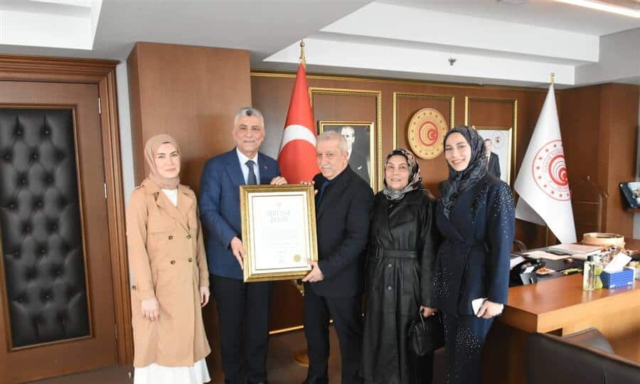 Ahi Esnaf Beratı ile Onurlandırılan İstanbul Esnafı, Yerel Ticaret Kültürüne Örnek Oldu